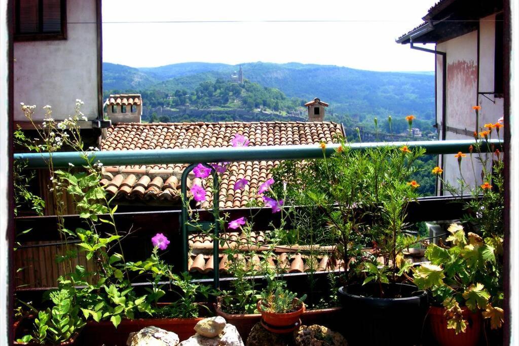 Authentic Guest Stay In The Heart Of Veliko Tarnovo Студио С Изглед Към Царевец Eksteriør bilde