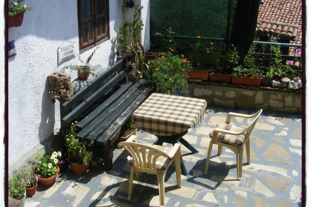 Authentic Guest Stay In The Heart Of Veliko Tarnovo Студио С Изглед Към Царевец Eksteriør bilde