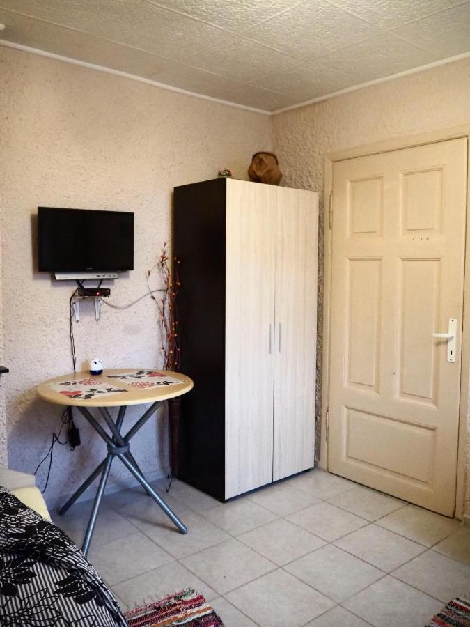 Authentic Guest Stay In The Heart Of Veliko Tarnovo Студио С Изглед Към Царевец Eksteriør bilde