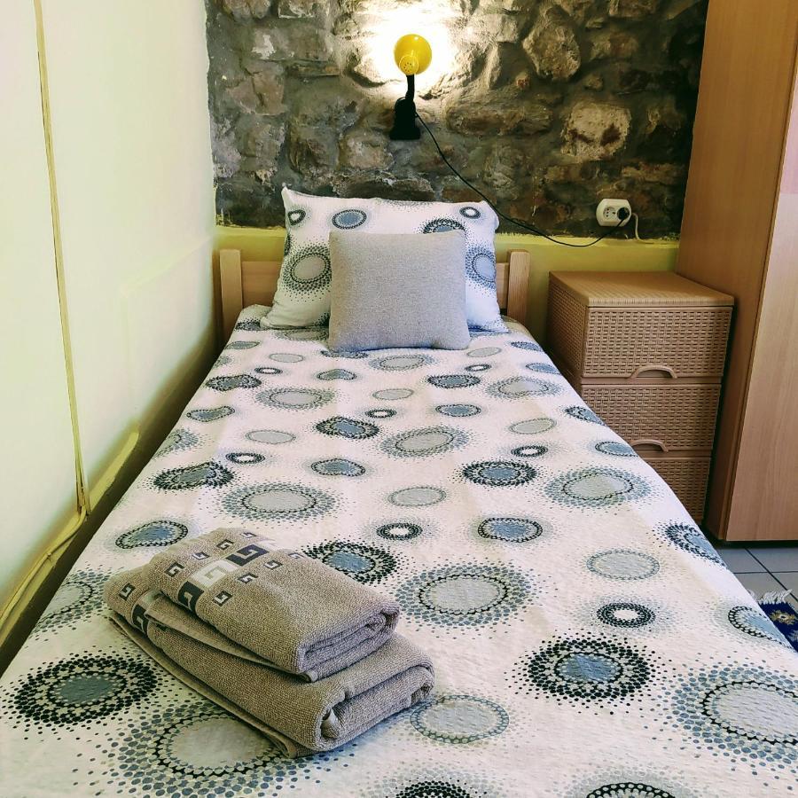 Authentic Guest Stay In The Heart Of Veliko Tarnovo Студио С Изглед Към Царевец Eksteriør bilde